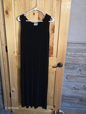 R&M Richards Vintage 1990s Made in the USA Black Velvet Maxi Dress Size 6 Petite